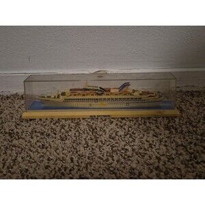 Vintage M/S Skyward Cruiseship Plastic Model Ship in Case 9" 1961-1991